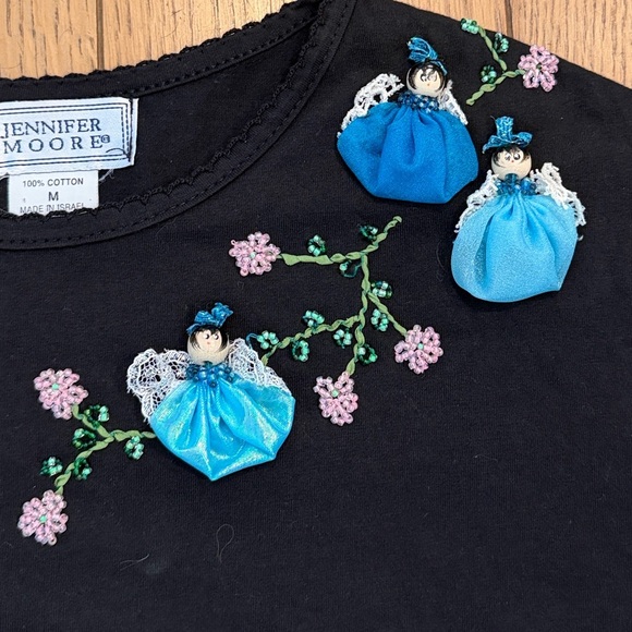 Jennifer Moore Tee Beaded Flowers with Dimensional Angels RARE Medium
👼👼👼🌸🌸🌸 - Picture 2 of 6